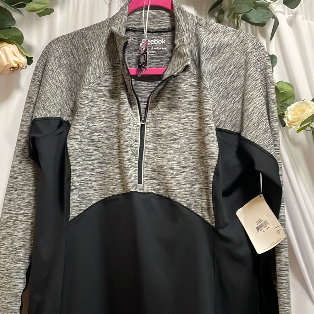 16 - Rebook - Exercise Top - B/G - XL